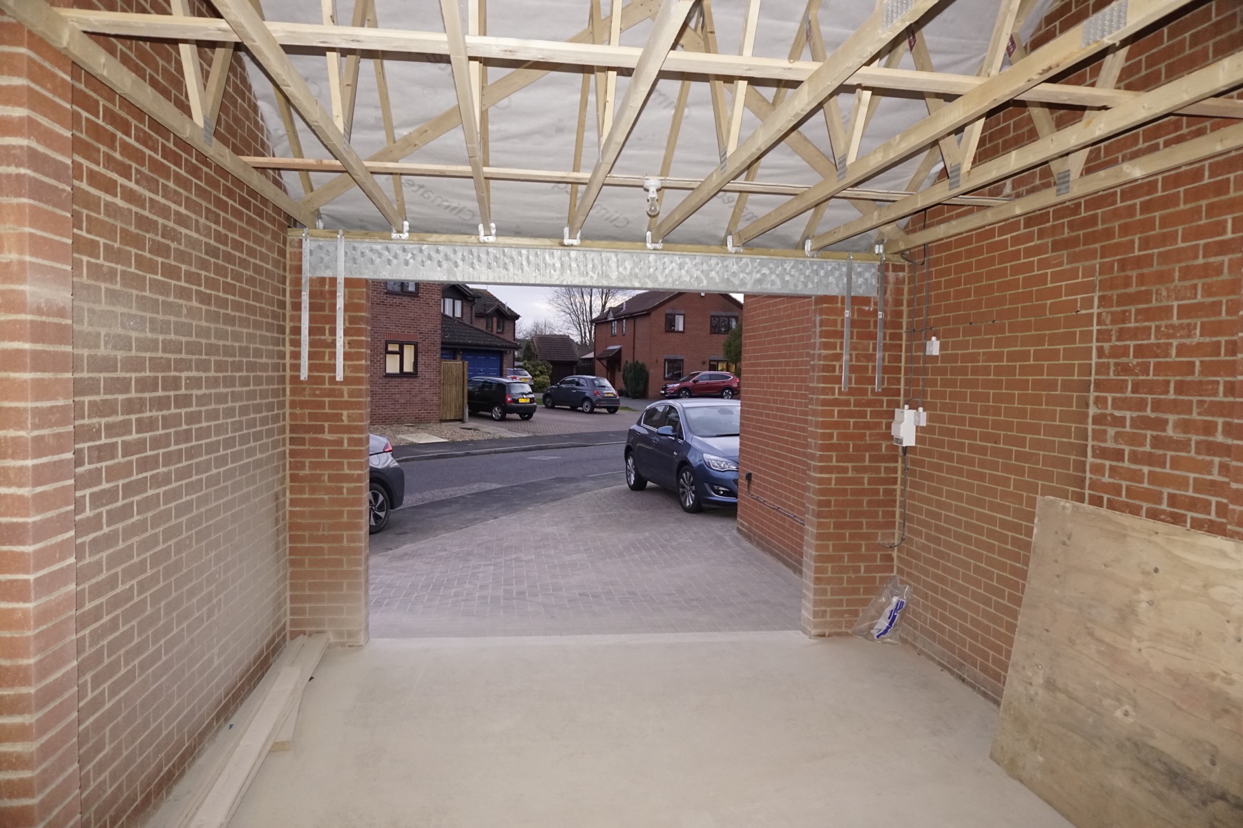 Building Garage in Newport Pagnell