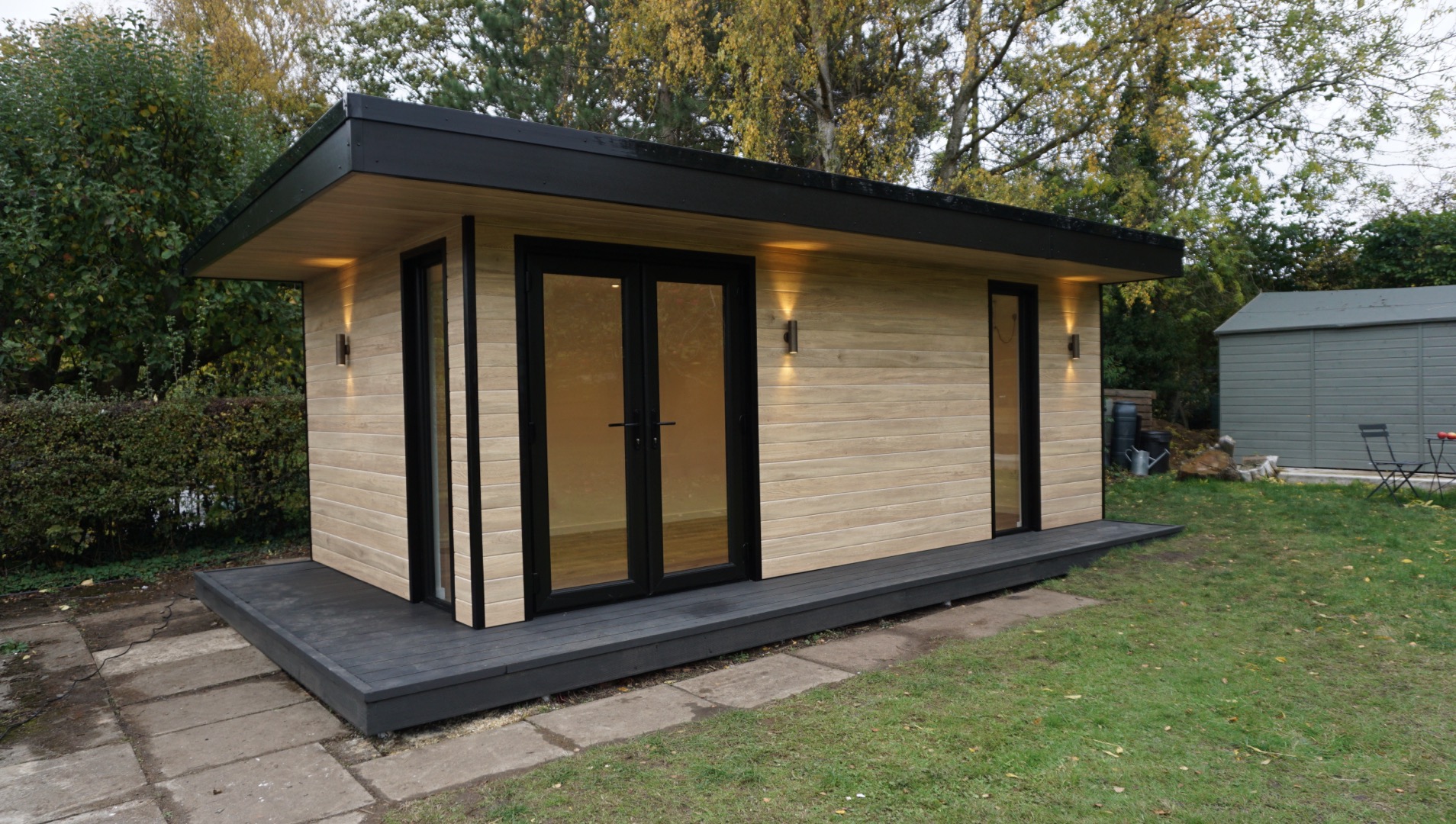 Luxury Garden Room in Milton Keynes